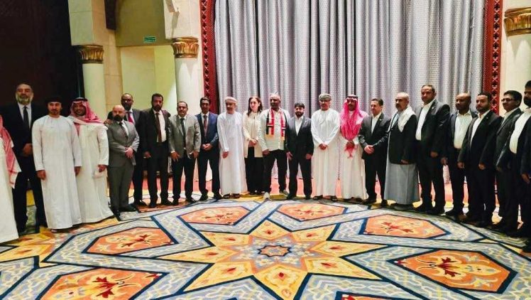 استهجنت استخدام الملف للمساومة السياسية .. رابطة الأمهات تدين تأجيل الحوثيين عملية تبادل الأسرى والمختطفين